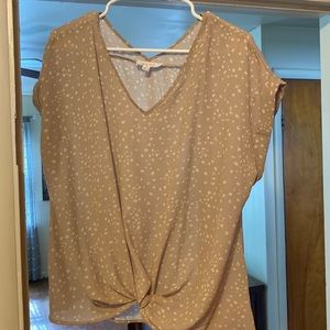 Light flowy XL shirt with pattern